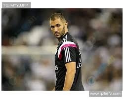 吉文：可能我有点老派，看不惯加纳乔走路歪着身子还挂条链子