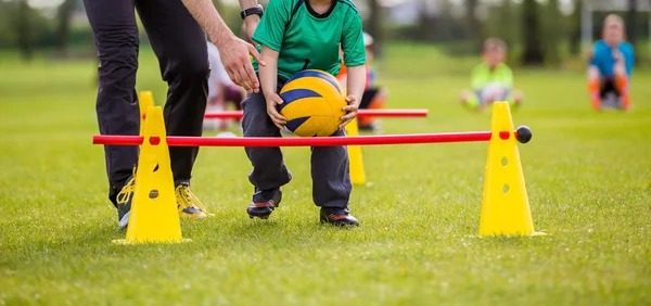 卢克·肖对曼联为其办300场仪式感到尴尬，不确定是否必要