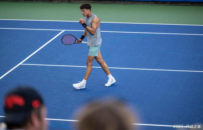 了每位足球 了每位足球