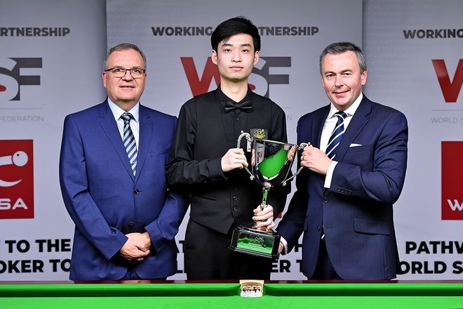 观众们充满 观众们充满